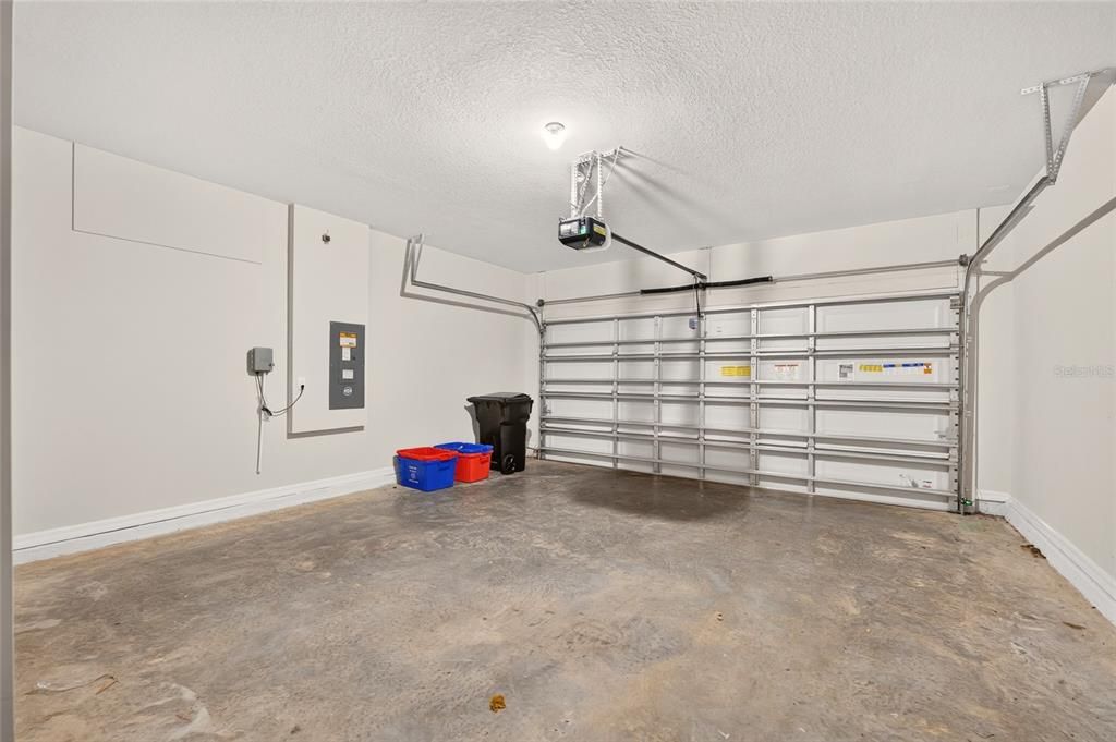 For Rent: $2,800 (5 beds, 3 baths, 2414 Square Feet)