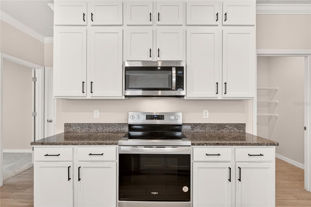 For Rent: $2,800 (5 beds, 3 baths, 2414 Square Feet)