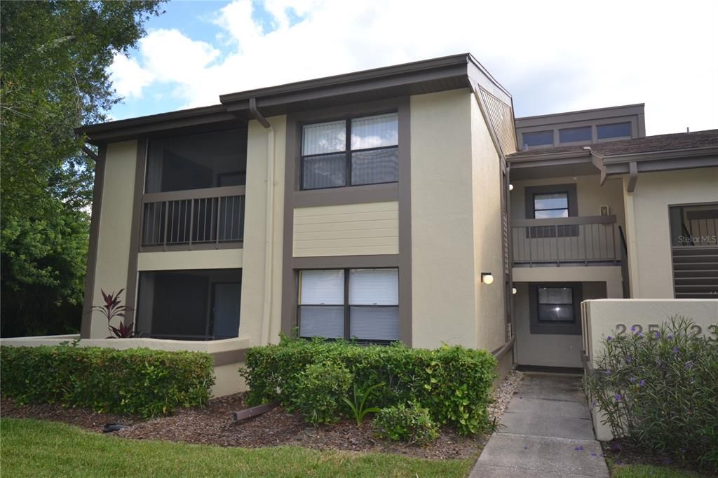 For Rent: $2,000 (2 beds, 2 baths, 924 Square Feet)