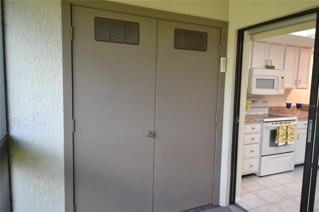 For Rent: $2,000 (2 beds, 2 baths, 924 Square Feet)