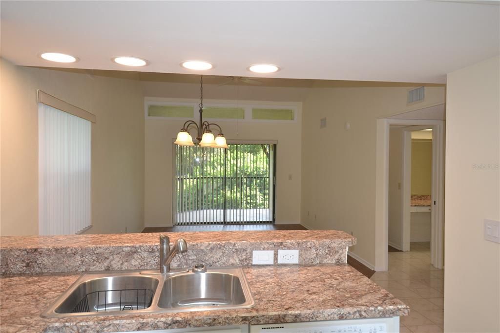 For Rent: $2,000 (2 beds, 2 baths, 924 Square Feet)