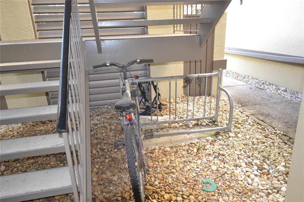 For Rent: $2,000 (2 beds, 2 baths, 924 Square Feet)