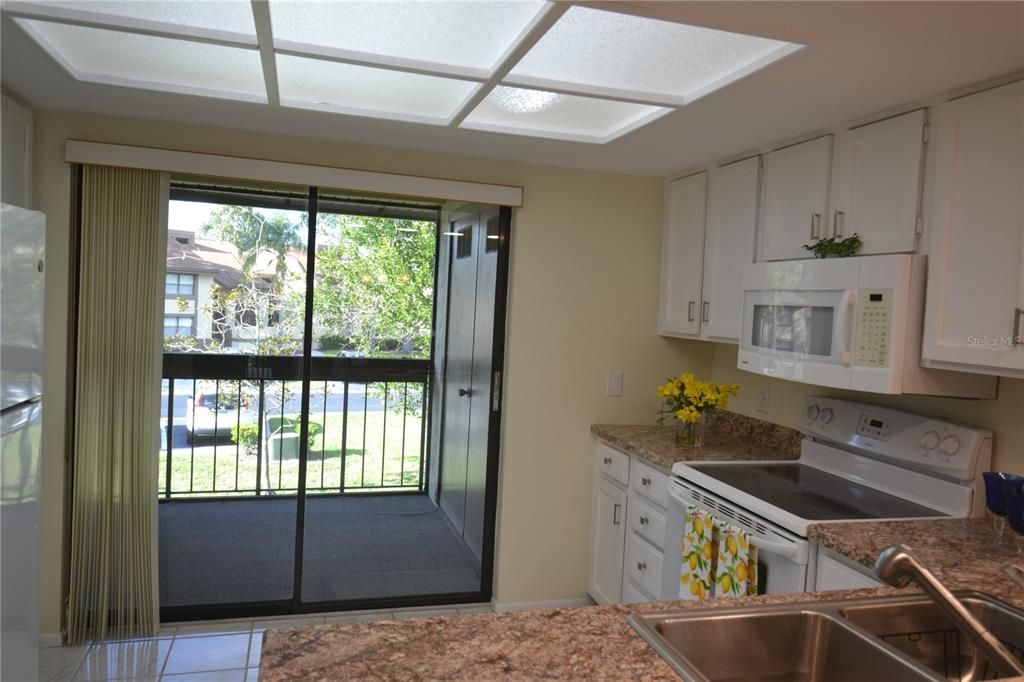For Rent: $2,000 (2 beds, 2 baths, 924 Square Feet)