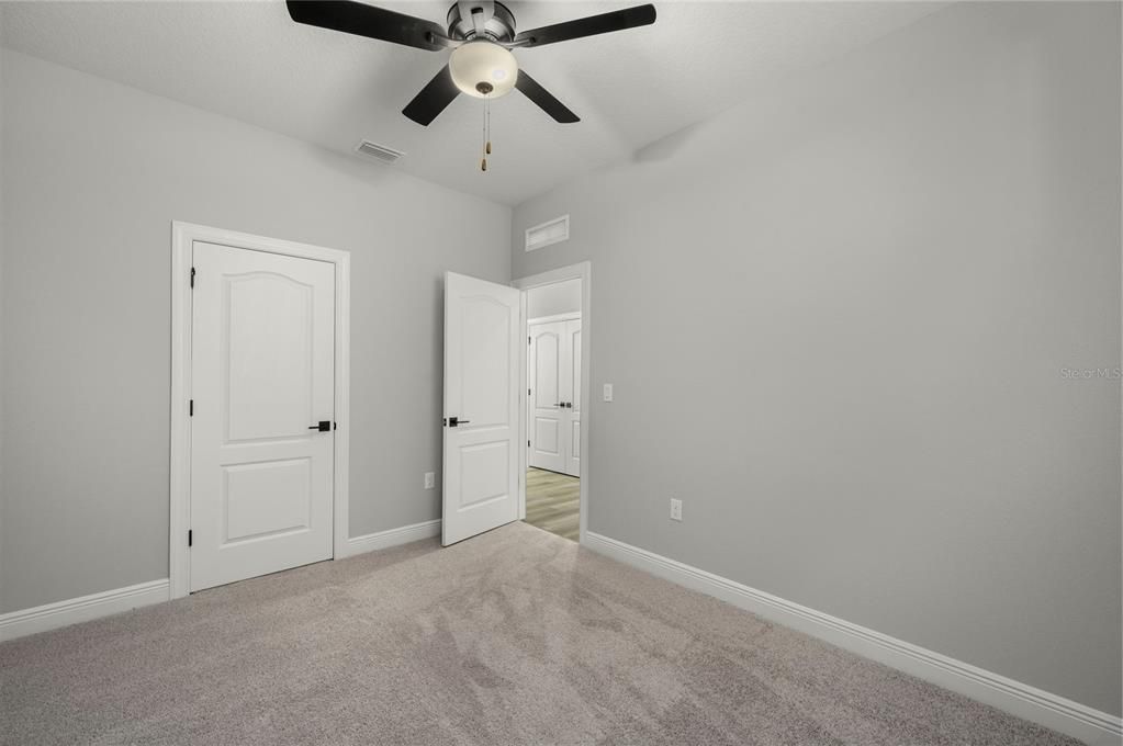 Active With Contract: $406,900 (3 beds, 2 baths, 1500 Square Feet)