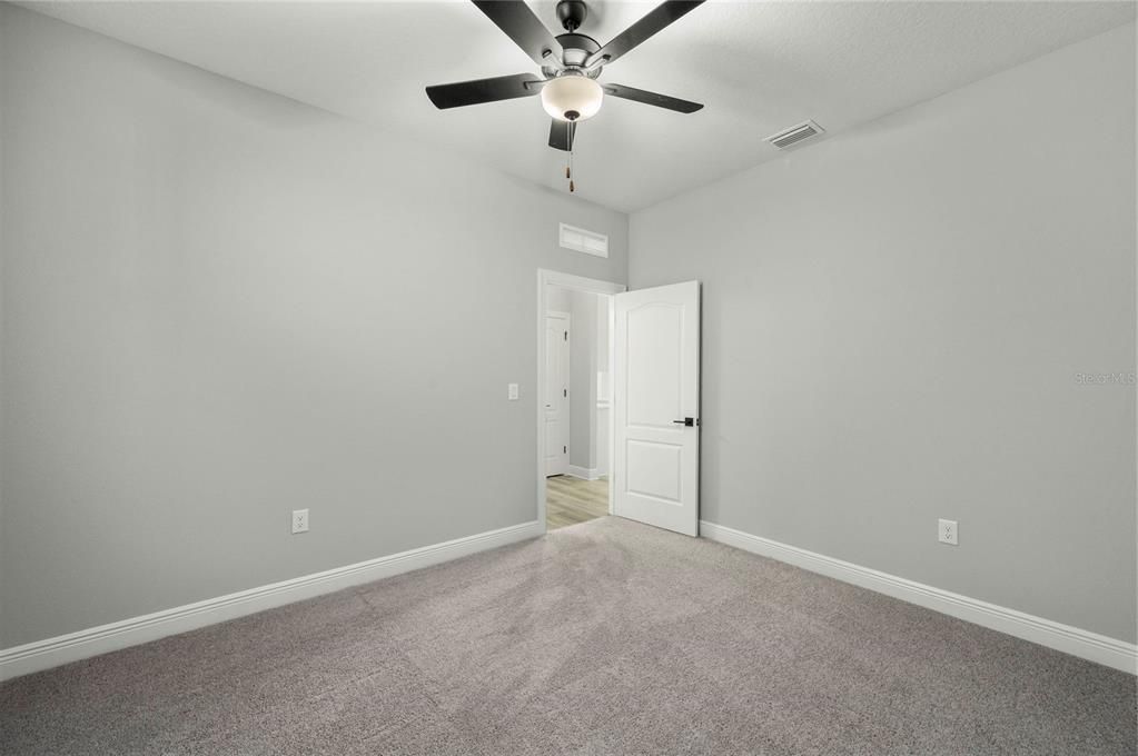 Active With Contract: $406,900 (3 beds, 2 baths, 1500 Square Feet)