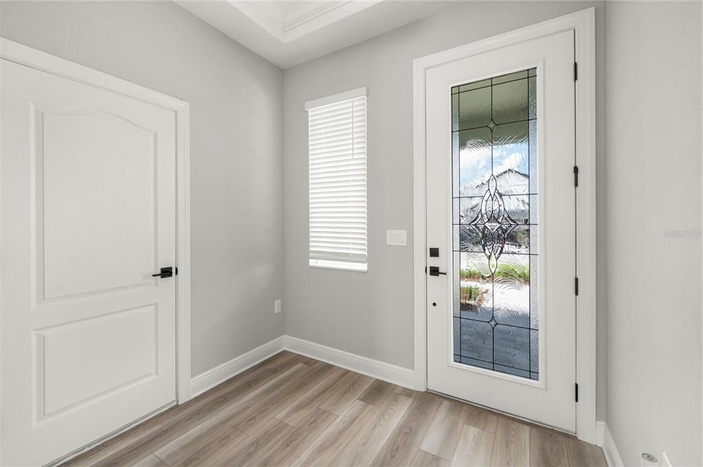 Active With Contract: $406,900 (3 beds, 2 baths, 1500 Square Feet)