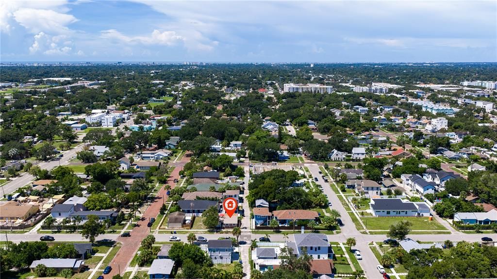 For Sale: $325,000 (2 beds, 1 baths, 670 Square Feet)