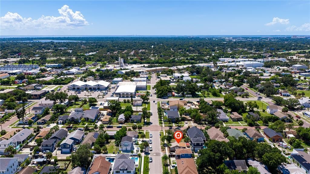 For Sale: $325,000 (2 beds, 1 baths, 670 Square Feet)