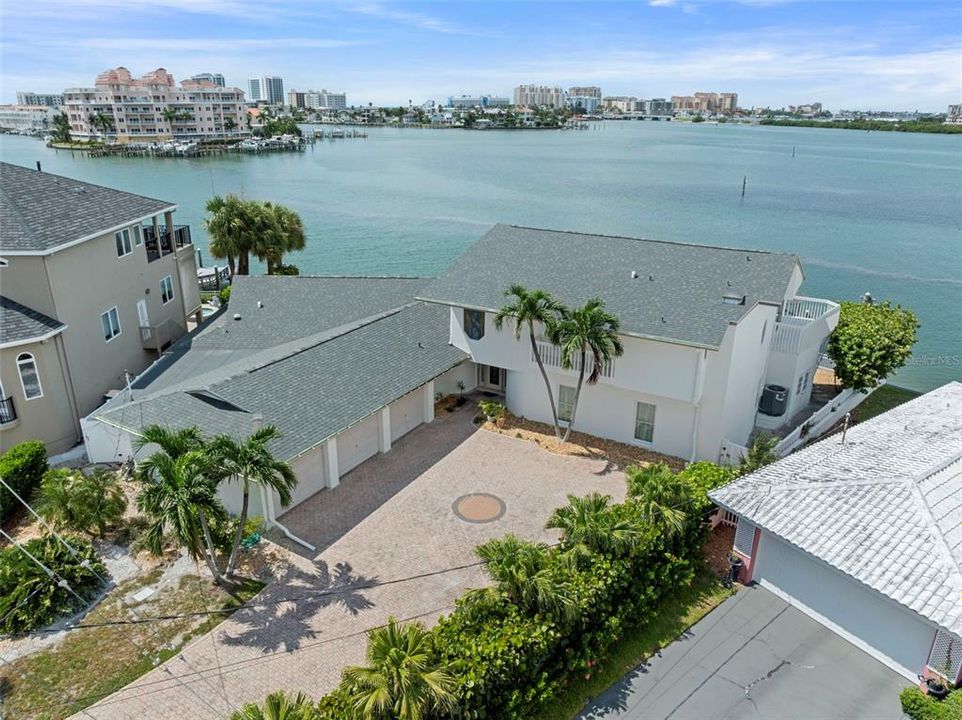 For Sale: $3,390,000 (4 beds, 3 baths, 4519 Square Feet)