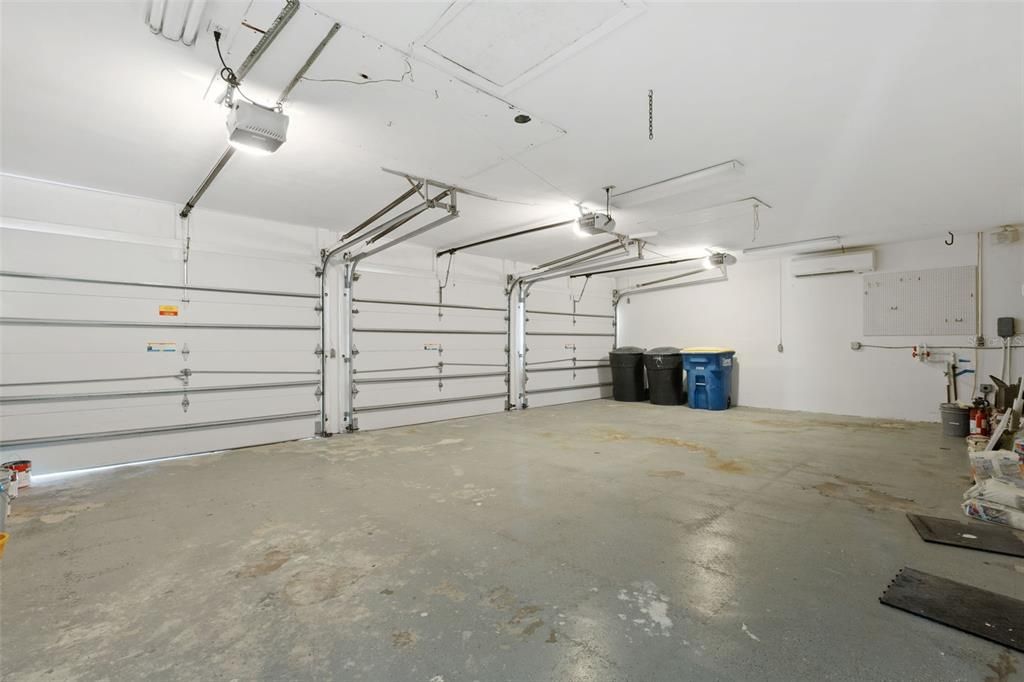 For Sale: $3,390,000 (4 beds, 3 baths, 4519 Square Feet)