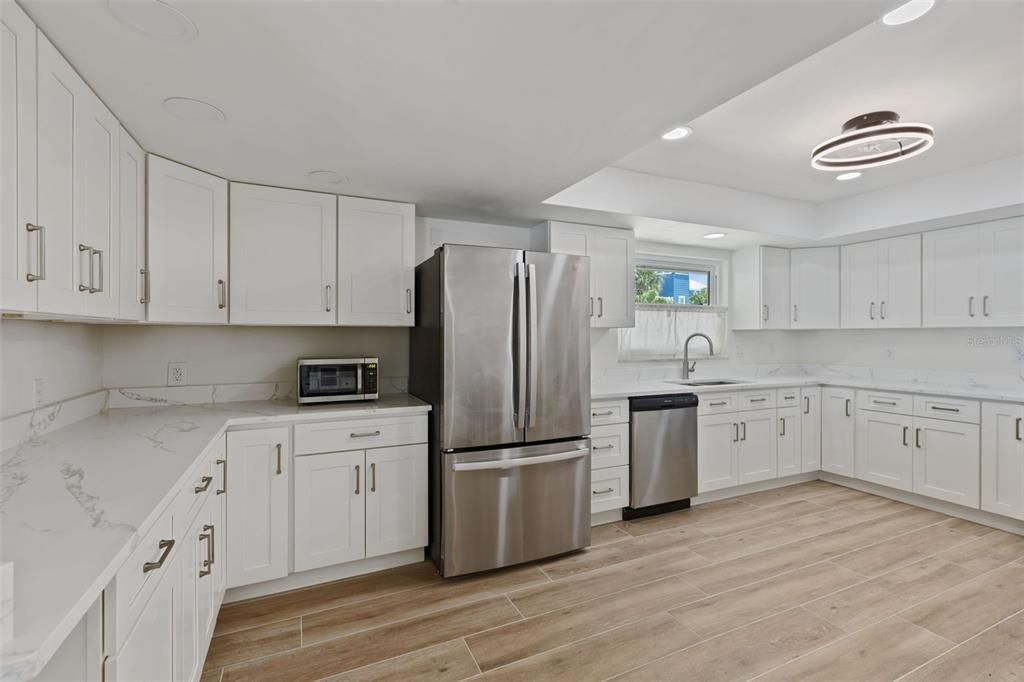 For Sale: $3,390,000 (4 beds, 3 baths, 4519 Square Feet)