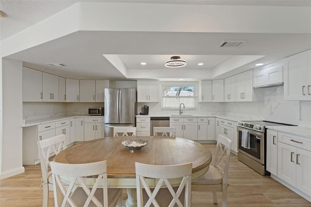 For Sale: $3,390,000 (4 beds, 3 baths, 4519 Square Feet)