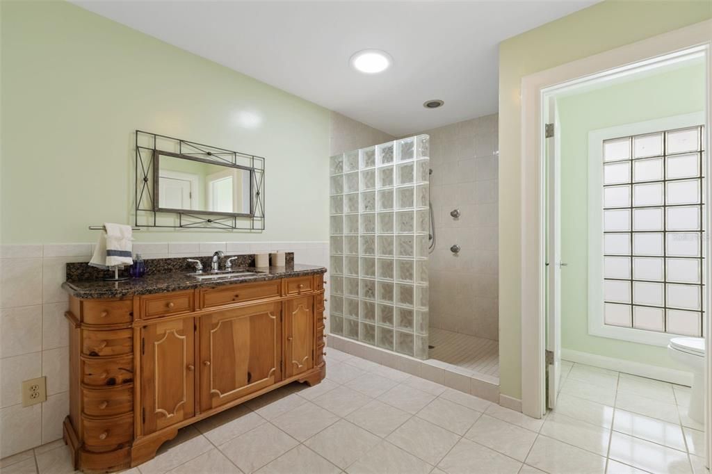 For Sale: $3,390,000 (4 beds, 3 baths, 4519 Square Feet)
