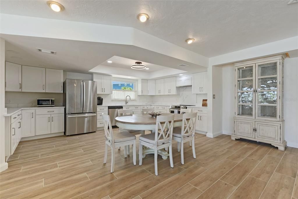 For Sale: $3,390,000 (4 beds, 3 baths, 4519 Square Feet)