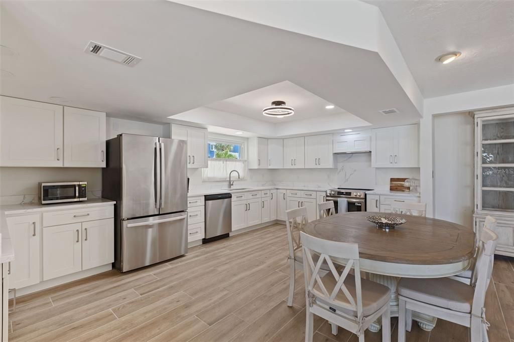For Sale: $3,390,000 (4 beds, 3 baths, 4519 Square Feet)
