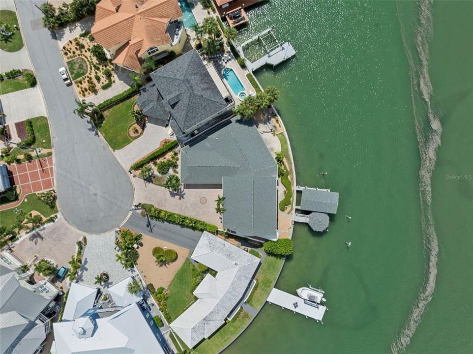 For Sale: $3,390,000 (4 beds, 3 baths, 4519 Square Feet)