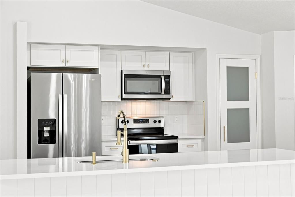 For Sale: $359,900 (3 beds, 2 baths, 1655 Square Feet)