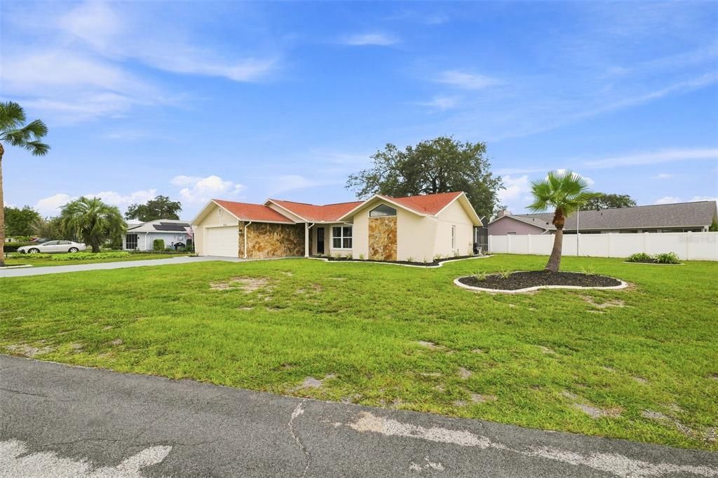 For Sale: $359,900 (3 beds, 2 baths, 1655 Square Feet)