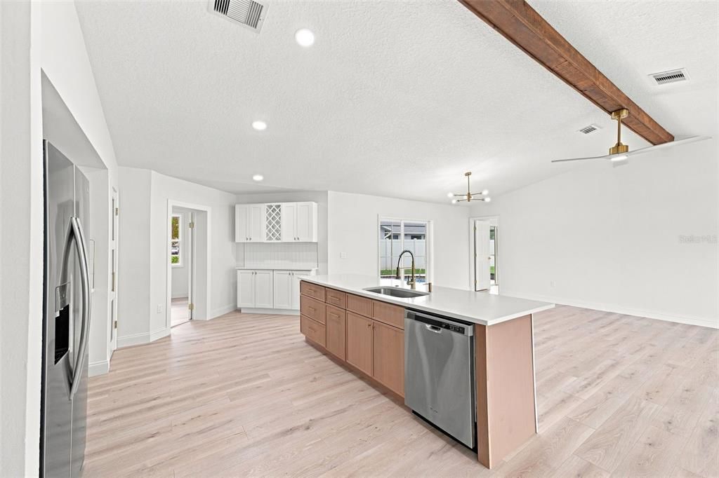 For Sale: $359,900 (3 beds, 2 baths, 1655 Square Feet)