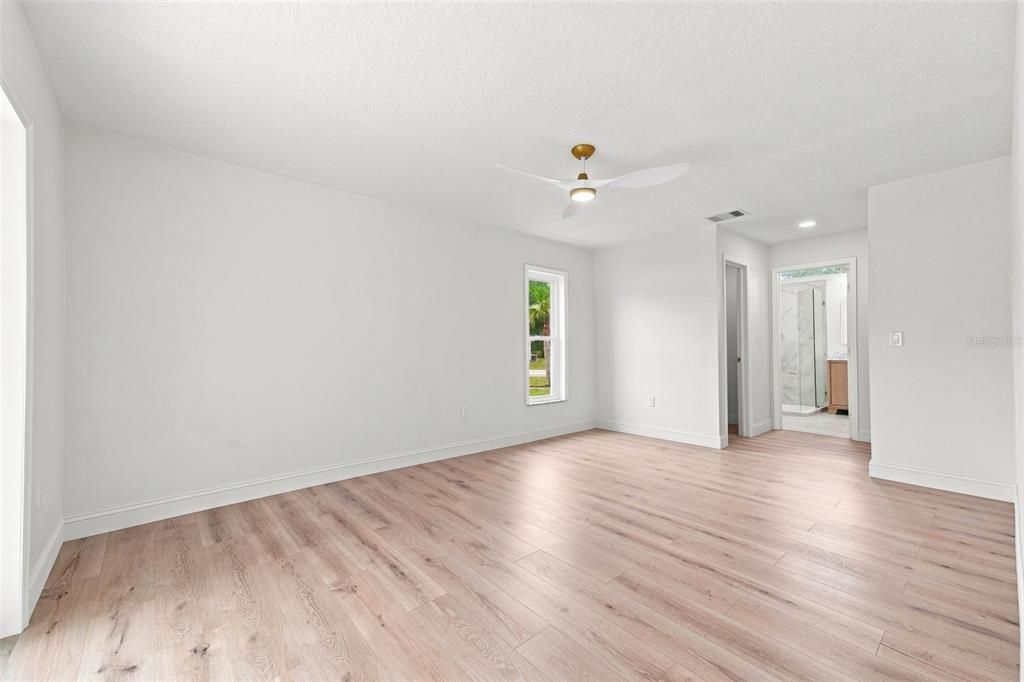 For Sale: $359,900 (3 beds, 2 baths, 1655 Square Feet)