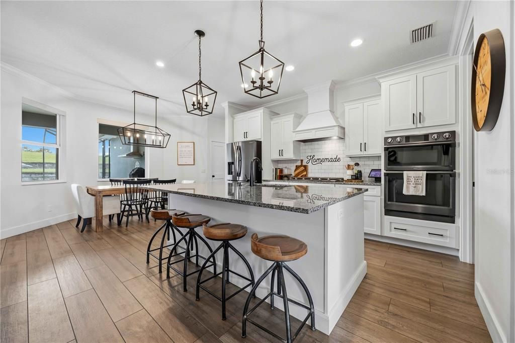 For Sale: $550,000 (4 beds, 3 baths, 2428 Square Feet)