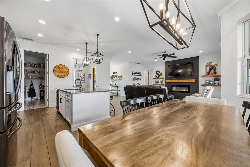 For Sale: $550,000 (4 beds, 3 baths, 2428 Square Feet)