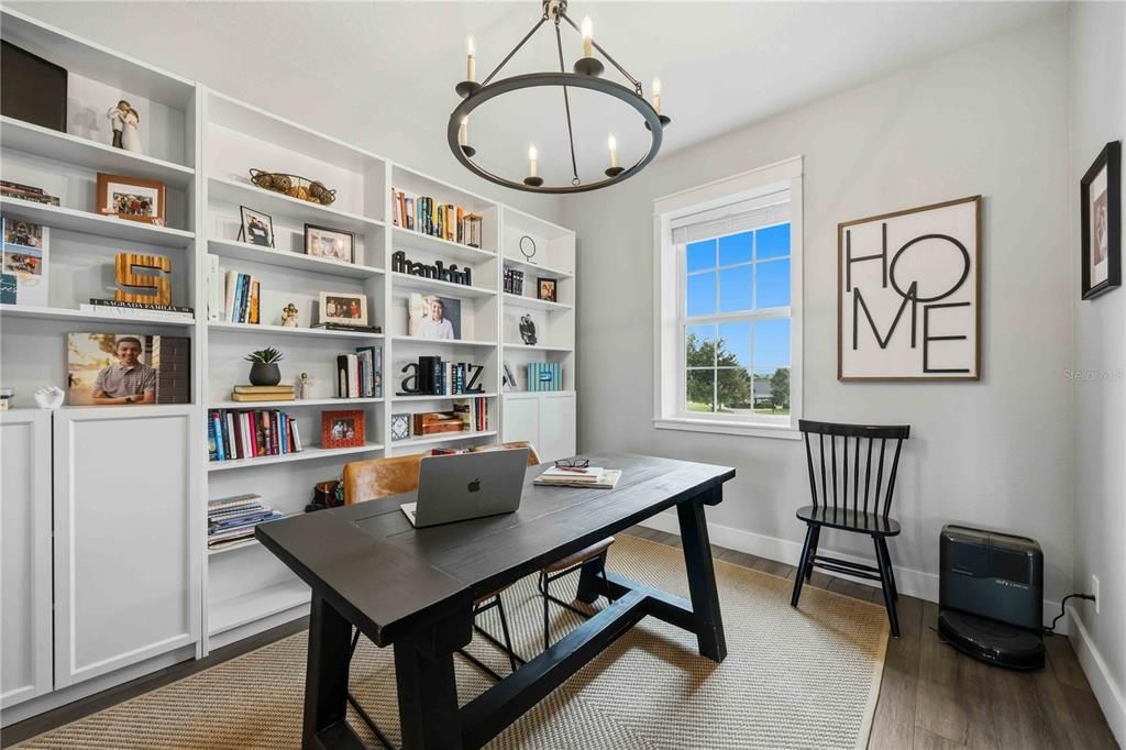 For Sale: $550,000 (4 beds, 3 baths, 2428 Square Feet)