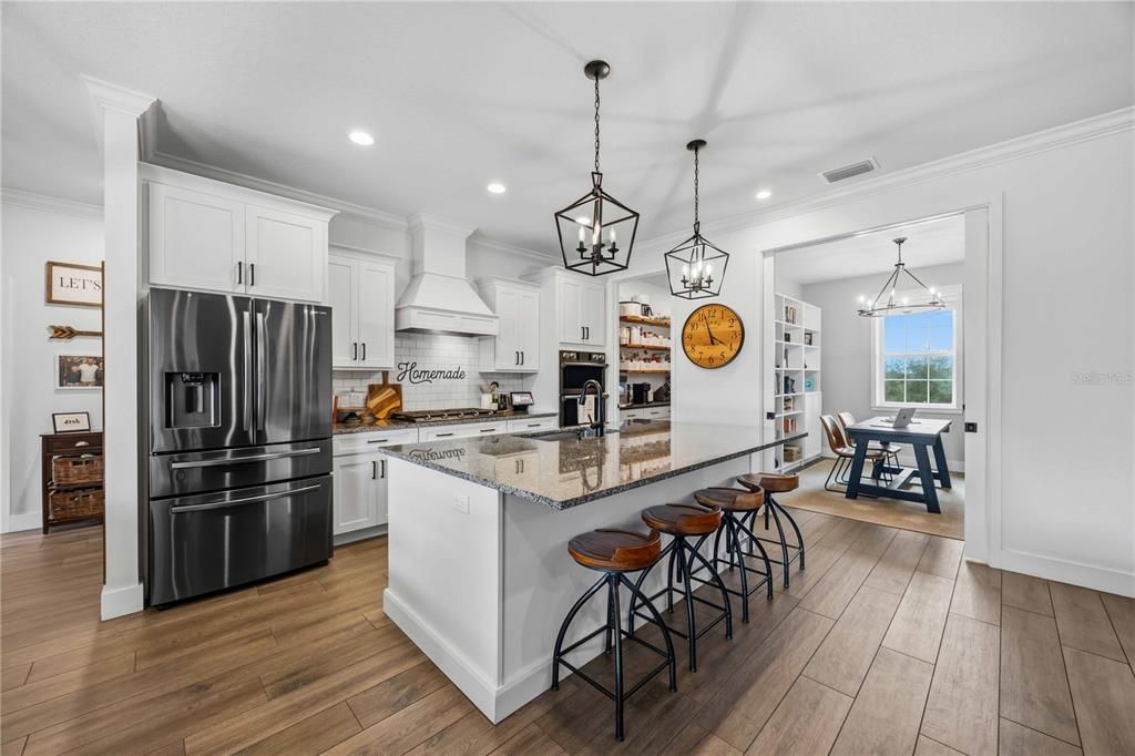 For Sale: $550,000 (4 beds, 3 baths, 2428 Square Feet)