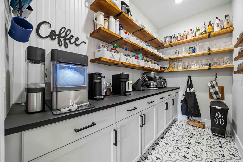 For Sale: $550,000 (4 beds, 3 baths, 2428 Square Feet)