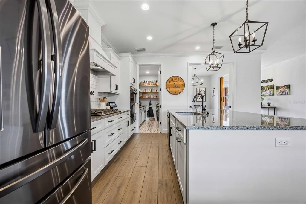 For Sale: $550,000 (4 beds, 3 baths, 2428 Square Feet)