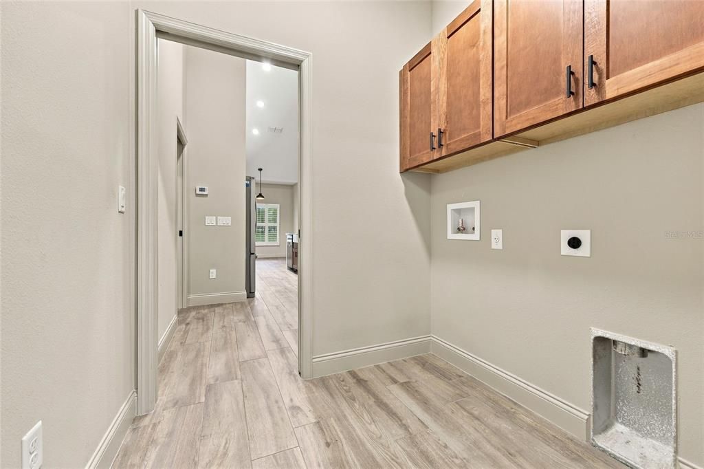 En Venta: $749,000 (3 camas, 2 baños, 2035 Pies cuadrados)