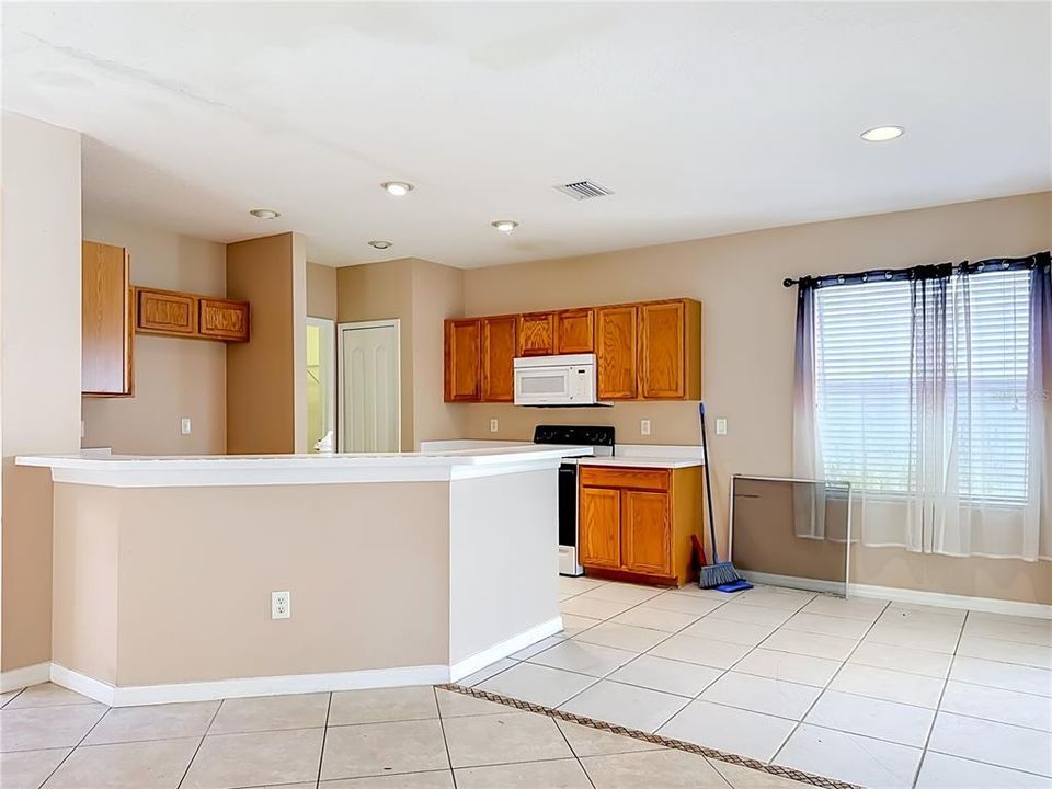 For Sale: $299,000 (3 beds, 2 baths, 1804 Square Feet)