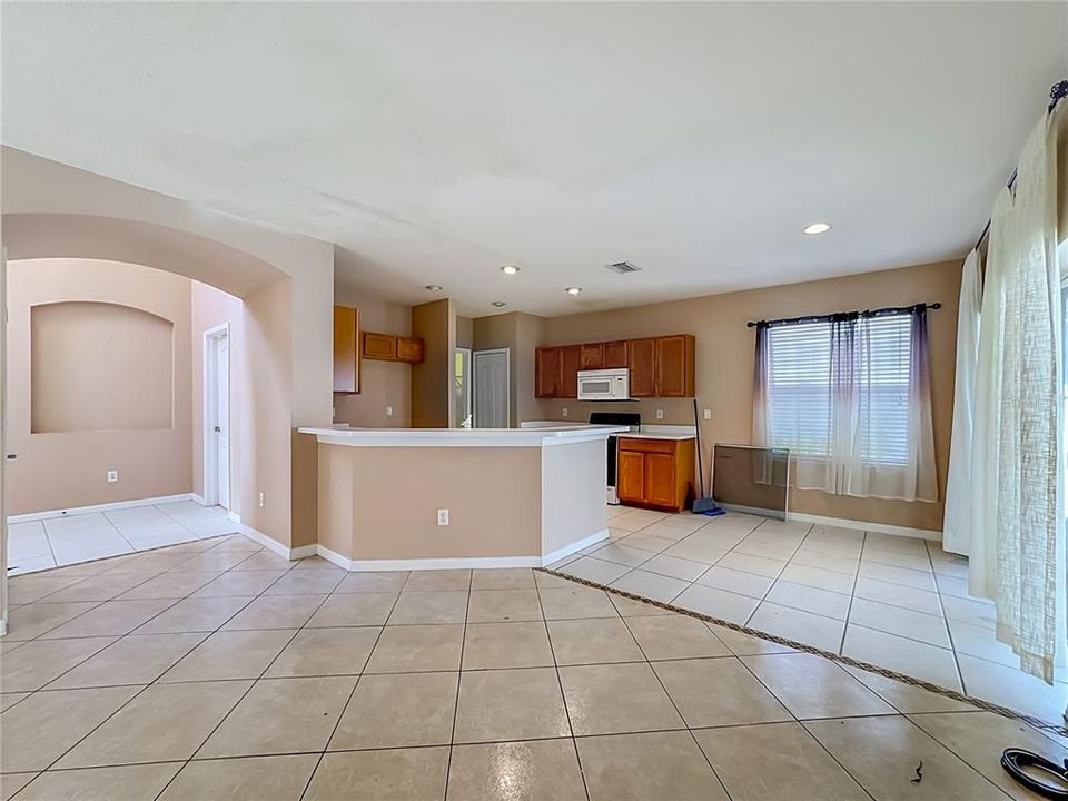 For Sale: $299,000 (3 beds, 2 baths, 1804 Square Feet)