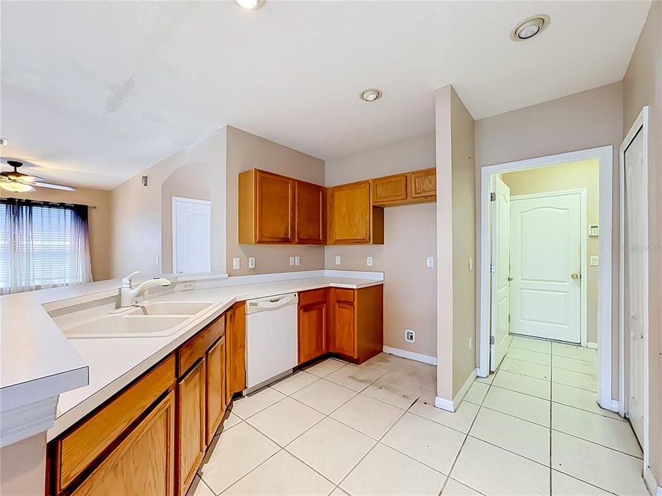 For Sale: $299,000 (3 beds, 2 baths, 1804 Square Feet)
