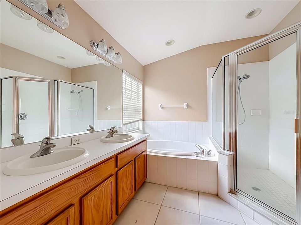 For Sale: $299,000 (3 beds, 2 baths, 1804 Square Feet)
