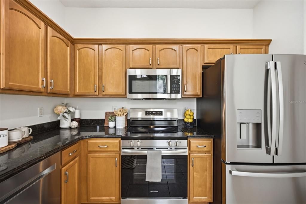 For Sale: $339,900 (2 beds, 2 baths, 1657 Square Feet)