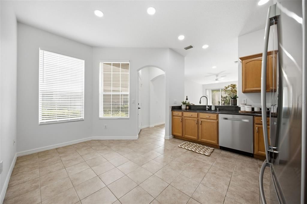 For Sale: $339,900 (2 beds, 2 baths, 1657 Square Feet)