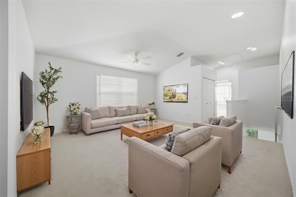For Sale: $339,900 (2 beds, 2 baths, 1657 Square Feet)