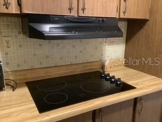 For Sale: $120,000 (2 beds, 1 baths, 880 Square Feet)