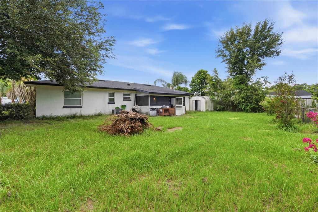 For Sale: $270,000 (3 beds, 2 baths, 1186 Square Feet)