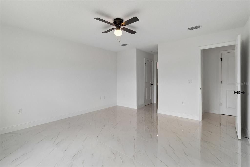 For Sale: $359,000 (4 beds, 2 baths, 1825 Square Feet)