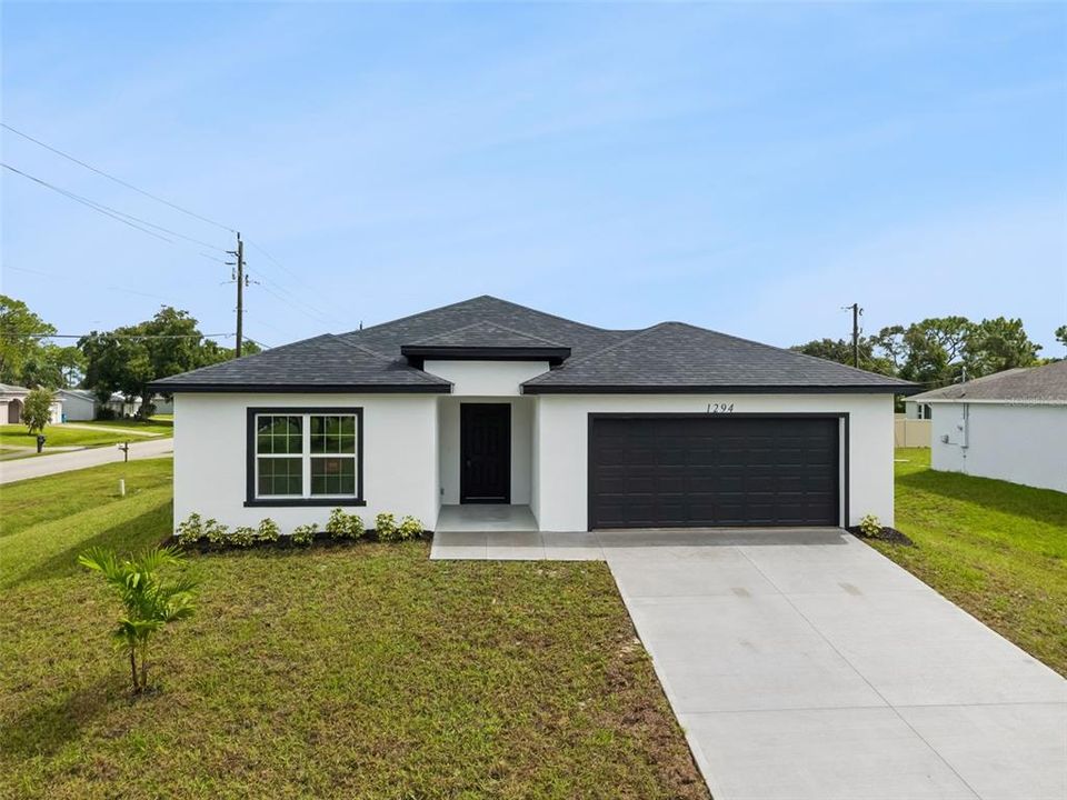 For Sale: $359,000 (4 beds, 2 baths, 1825 Square Feet)