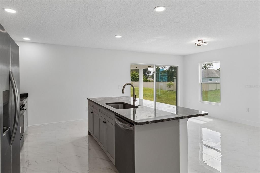 For Sale: $359,000 (4 beds, 2 baths, 1825 Square Feet)