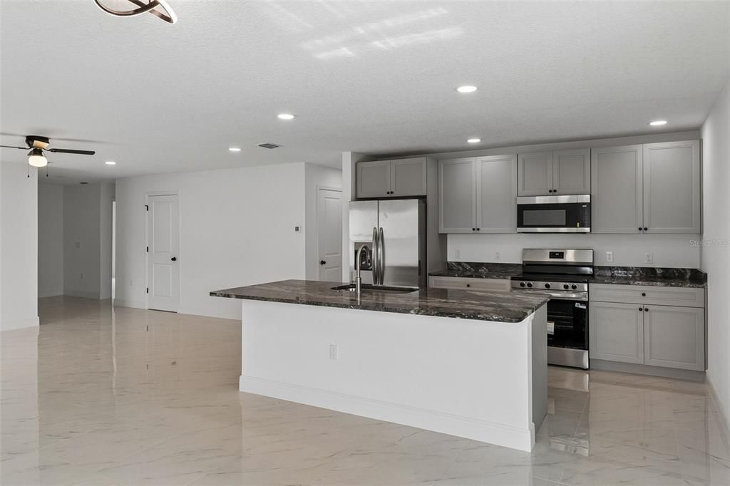 For Sale: $359,000 (4 beds, 2 baths, 1825 Square Feet)