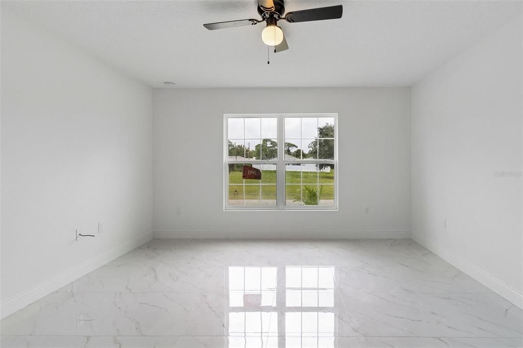 For Sale: $359,000 (4 beds, 2 baths, 1825 Square Feet)