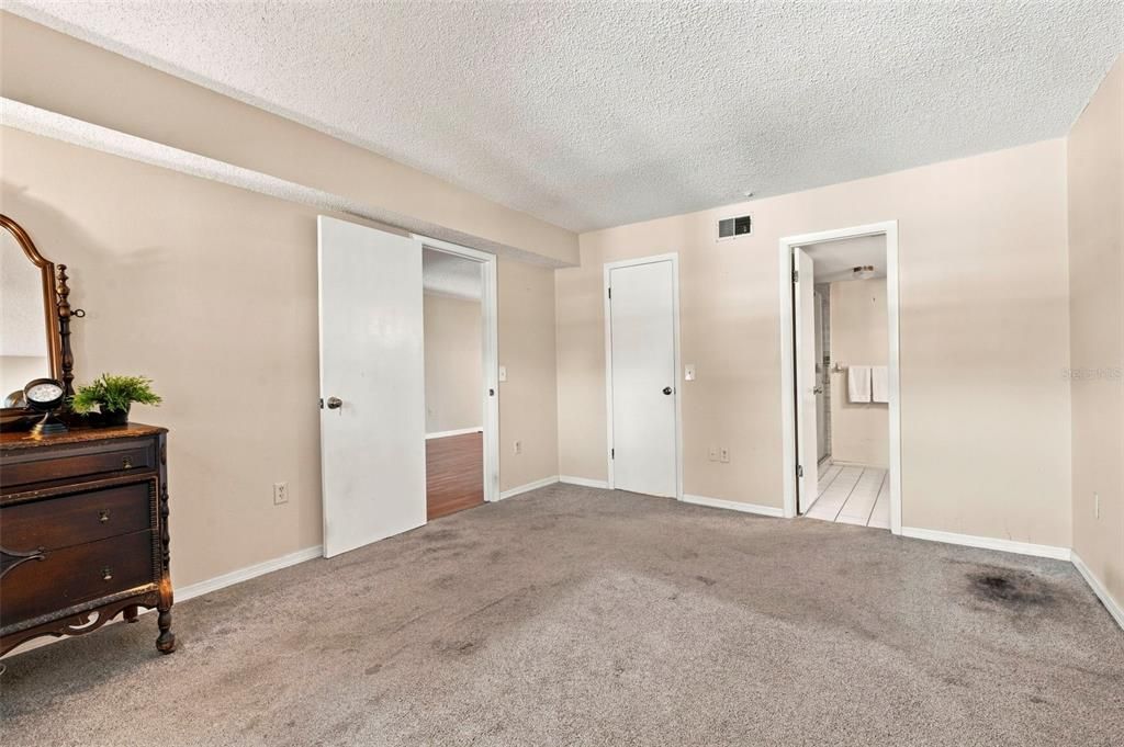For Sale: $95,000 (2 beds, 2 baths, 1135 Square Feet)