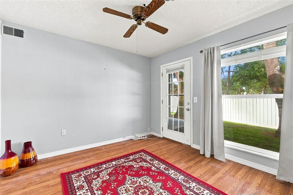 For Sale: $95,000 (2 beds, 2 baths, 1135 Square Feet)