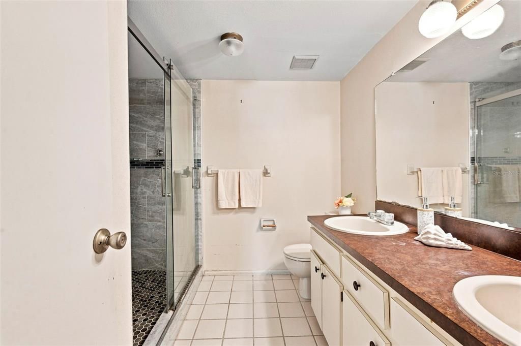 For Sale: $95,000 (2 beds, 2 baths, 1135 Square Feet)