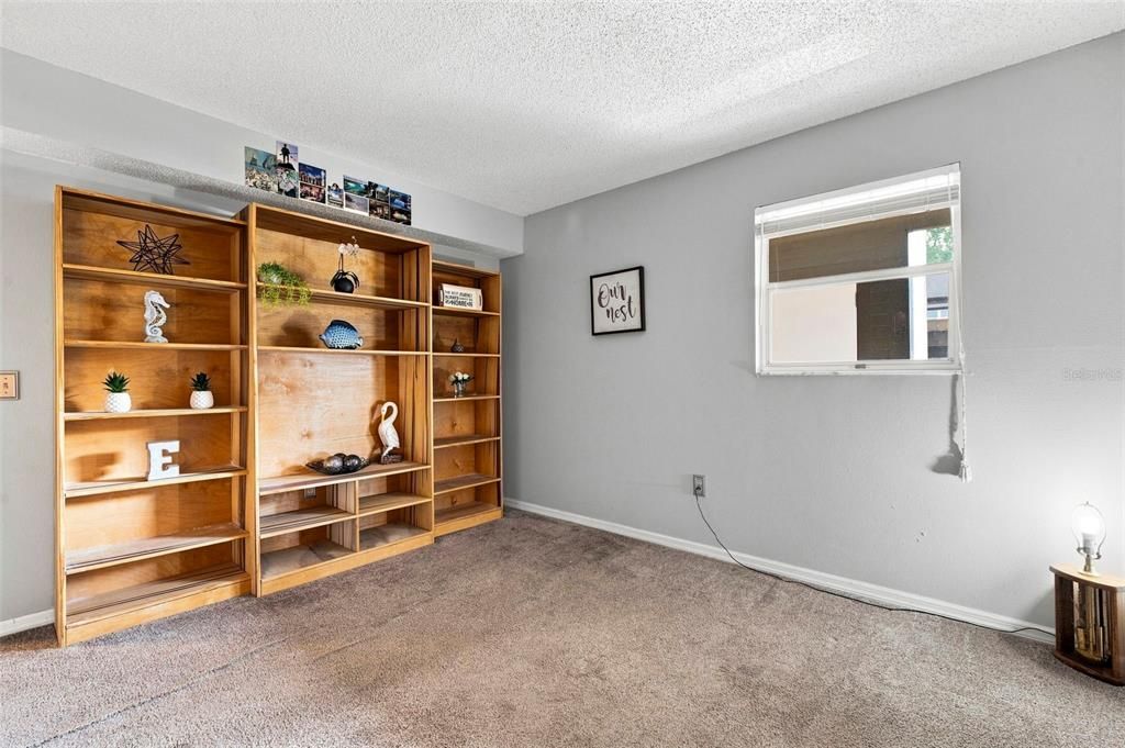 For Sale: $95,000 (2 beds, 2 baths, 1135 Square Feet)