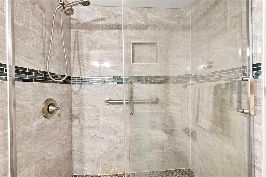 For Sale: $95,000 (2 beds, 2 baths, 1135 Square Feet)